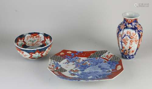 Three parts Japanese Imari porcelain