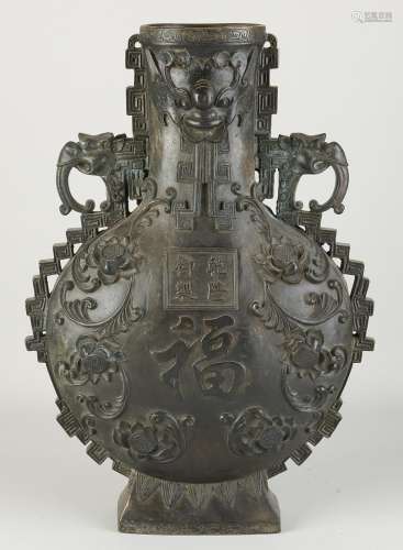 Chinese bronze vase, H 38 cm.