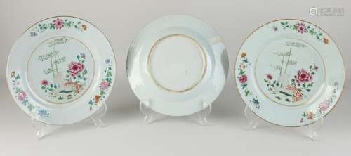 Three 18th century Chinese plates Ã˜ 22.5 cm.