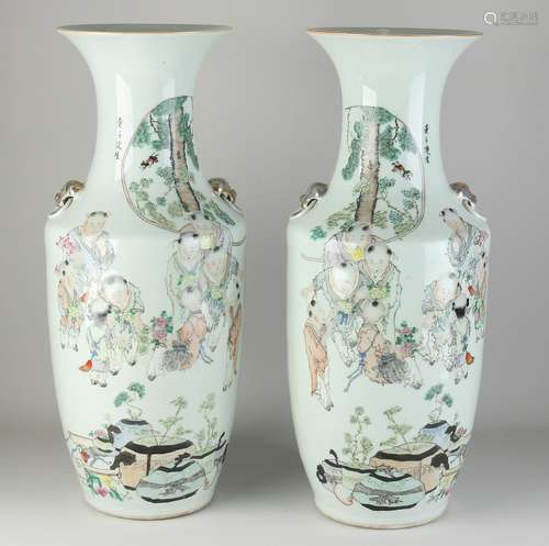 Two Chinese vases, H 58 cm.