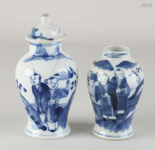 Two Chinese vases, H 10 - 13 cm.