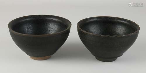 Two Chinese bowls Ã˜ 12.3 - Ã˜ 12.7 cm.