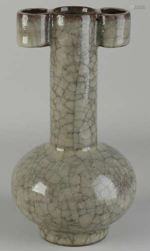 Chinese celadon vase, H 23.5 cm.