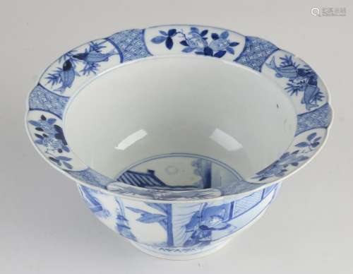 Large Chinese hooded bowl Ã˜ 20 cm.