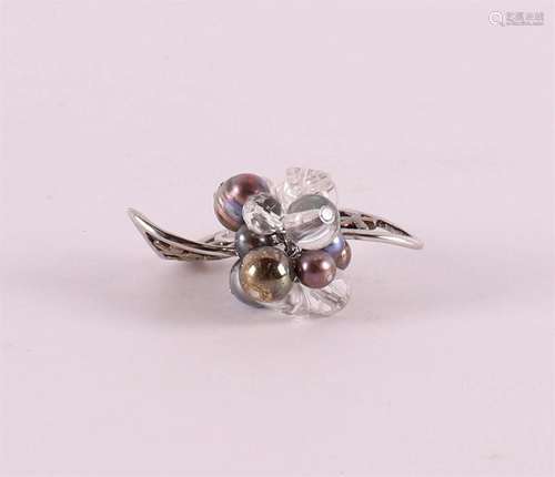 A 1st grade silver fantasy ring with decoration of stones an...