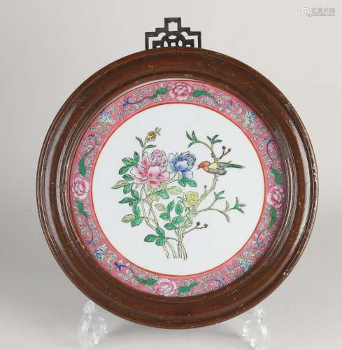 Chinese Family Rose plaque in frame Ã˜ 24 cm.