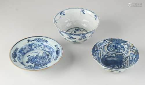 Three parts 17th - 18th century Chinese porcelain