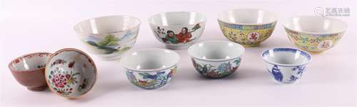 A lot of various porcelain bowls, China 19th/20th century