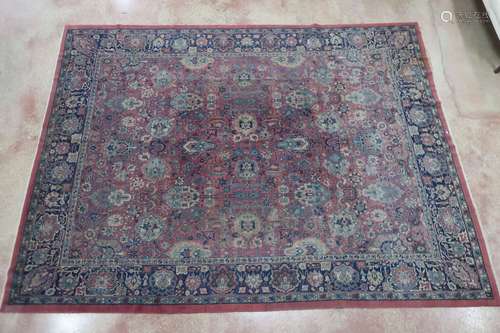 Grand tapis iranien en laine nouée à riche décor floral sur ...