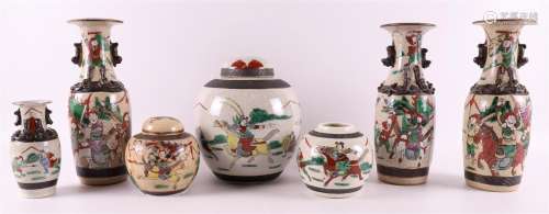 A lot of various Nankin porcelain, China, 19th century.