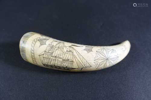 Scrimshaw : dent de cachalot à décor d'un trois-mats 