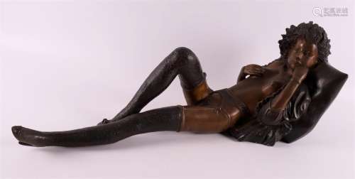 A bronze reclining female half-nude, 2nd half 20th century.