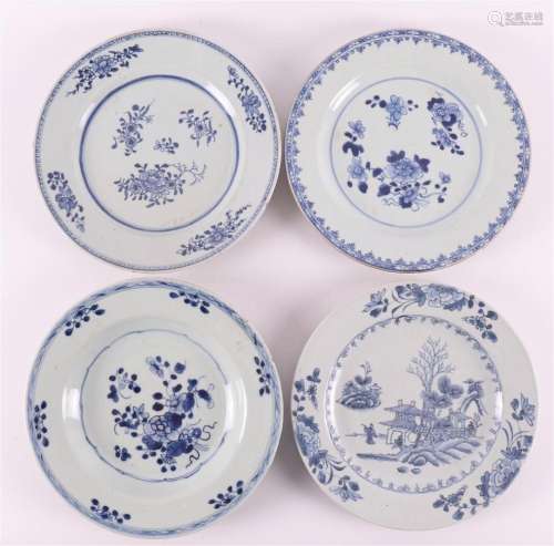 Vier diverse blauw/wit porseleinen borden, China, Qianlong 2...