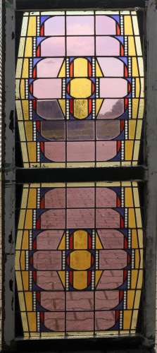 Een stel glas-in-lood bovenlicht ramen, begin 20e eeuw