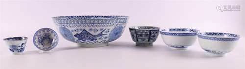 A lot of various blue/white porcelain, including bowl, China...