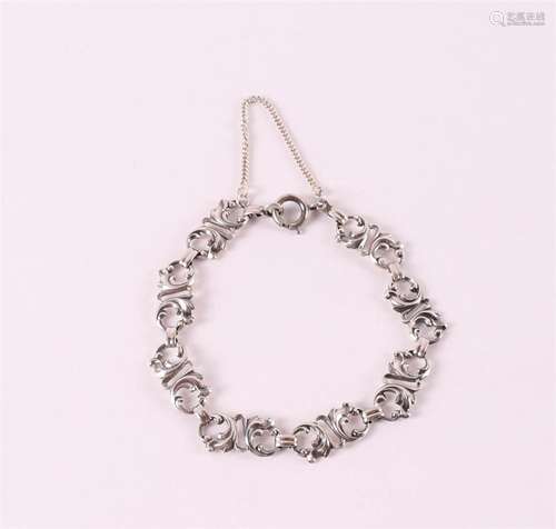 A 2nd grade 835/1000 silver link bracelet, 1st half 20th cen...