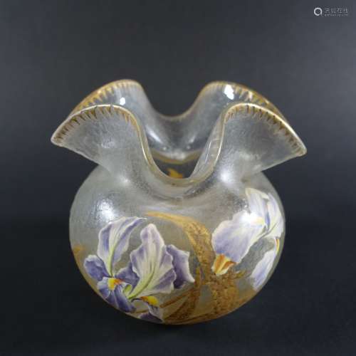 MONTJOYE : Vase bursiforme en verre à décor floral émaillé e...