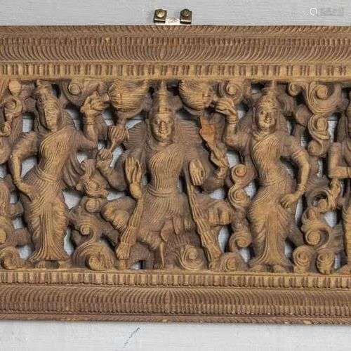 318. Traverse en bois sculpté ajouré, Inde, XIXe siècle,Le d...