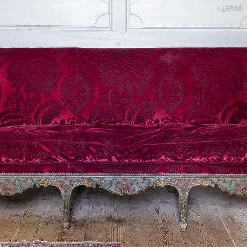 307. Canapé de style Régence, XIXe siècle, en bois laqué et ...