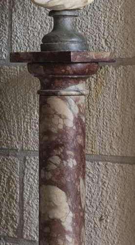 260. Paire de colonnes en marbre, XIXe siècle,socles en pier...