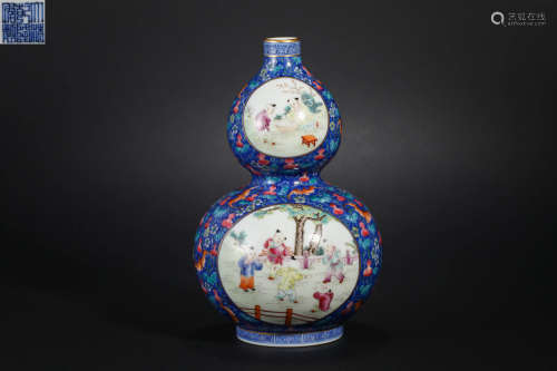 Qing Dynasty pastel color gourd flower bottle