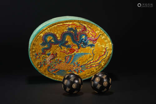 Qing Dynasty A set of agarwood bag golden handball