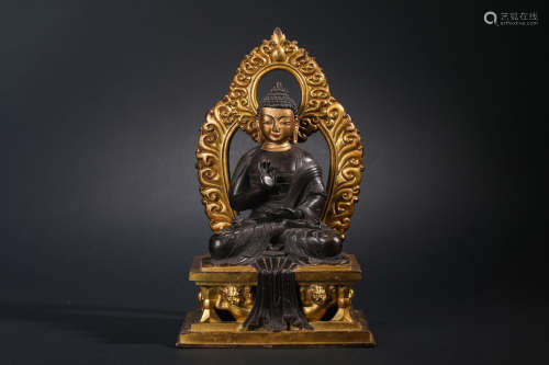Qing Dynasty Gilt Bronze Statue of Sakyamuni Buddha
