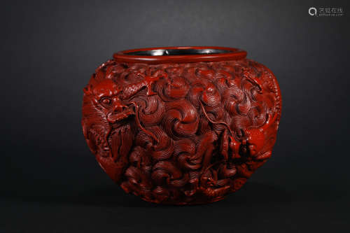 Qing Dynasty lacquer jar with animal pattern