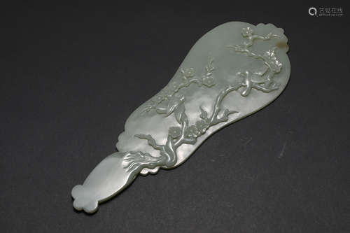 Qing Dynasty Hetian Jade
Jade fan