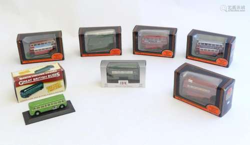 Toys: A quantity of die cast scale model London buses, to in...