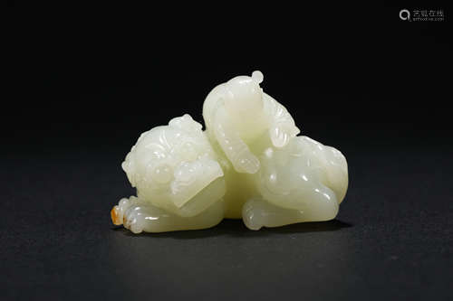 Qing Dynasty Hetian Jade, Hu Ren Trains Lions