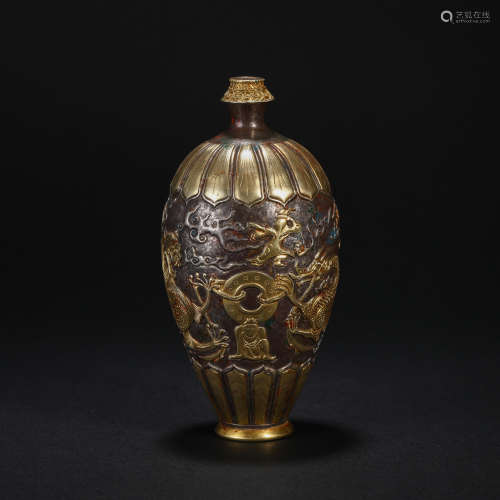 Qing Dynasty Gilt Silver Vase with Dragon Pattern