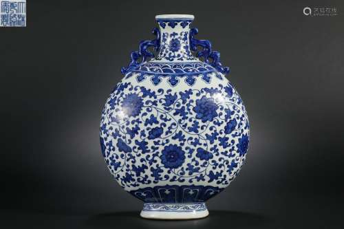 Qing Dynasty blue and white flowers and moon holding vase