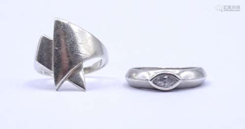 2 Silber Ringe 0.925,1x mit facc.klaren Stein, zus. 9,5 g.