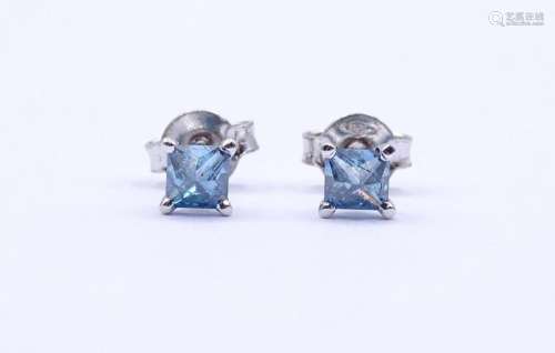 Paar WG Ohrstecker 14K (0.585) mit blauen Diamanten zus. 0,4...