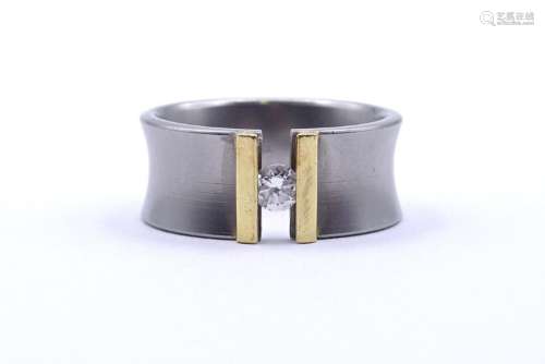 Ring ,Stahl/Gold um 18 K,mit Zirkon, RG 57