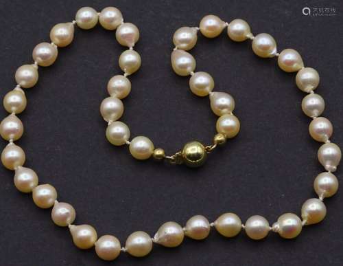 Perlen Halskette mit 0.585 GG Schließe,Perlen in Tropfenform...