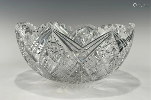 A LARGE LATE 19TH CENTURY HAND CUT CRYSTAL BOWL