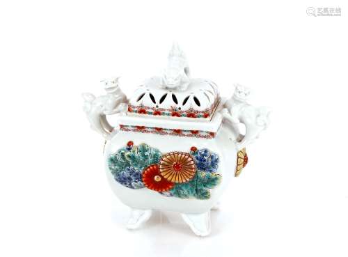 A fine Japanese porcelain censer, the cover with ShiShi term...