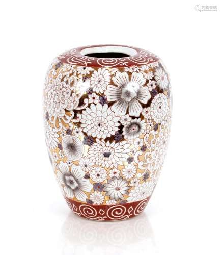 A large Oriental chrysanthemum pattern baluster vase, 30cm h...