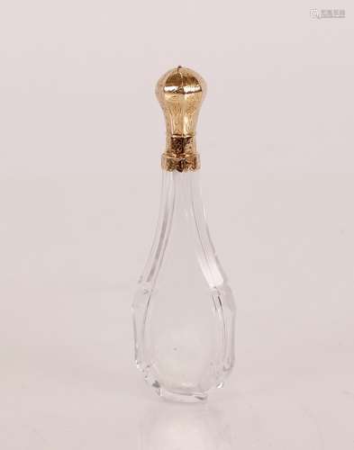 An 18th Century yellow metal topped crystal scent flask, the...