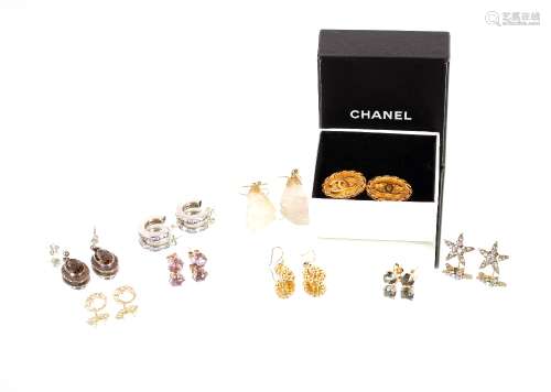 A pair of 9ct gold ear-rings; a pair of 925 silver ear-rings...