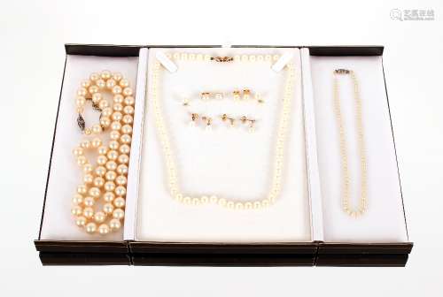 A pearl necklace with 9ct gold clasp; two pearl necklaces wi...