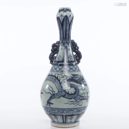 A Blue and White Garlic Head Vase Qing Dynasty