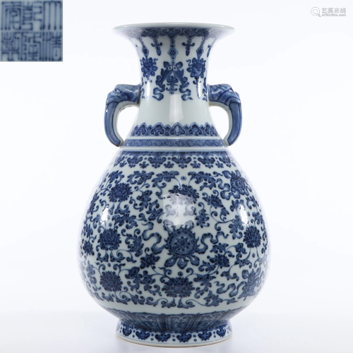 A Blue and White Vase Yuhuchunping Qing Dynasty