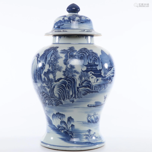 A Blue and White Garniture with Cover Qing Dynasty