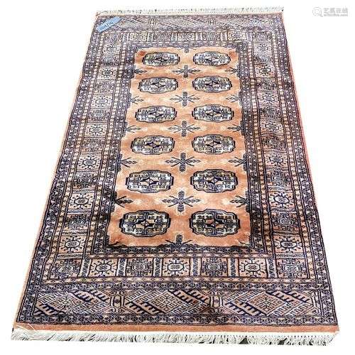 Tapis d orient en laine nouée mains 95 x 150 cm