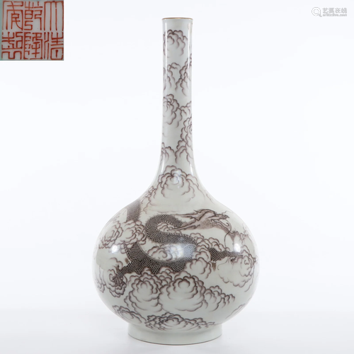 A Grisaille Glazed Bottle Vase Qing Dynasty