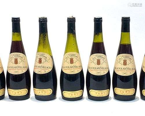 11Btes Beaujolais Village 1987 Etiquettes bon état, Capsules...