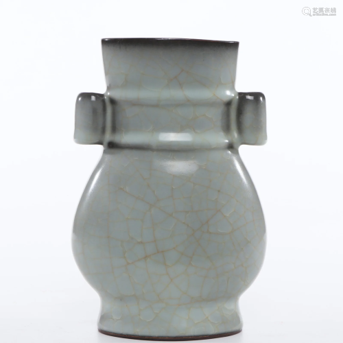 A Guan-ware Arrow Vase Qing Dynasty